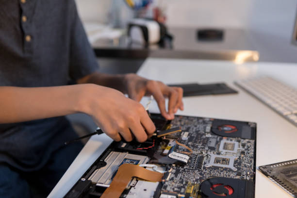 Teknisi jasa service laptop terdekat profesional kami siap datang ke rumah dan kantor Anda di wilayah Anda