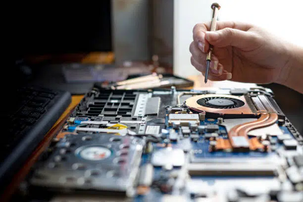 Teknisi Jasa service laptop Cipayung profesional kami siap datang ke rumah dan kantor Anda di wilayah Anda