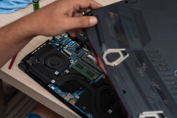 Teknisi jasa Service Laptop Jakarta profesional kami siap datang ke rumah dan kantor Anda di wilayah Anda